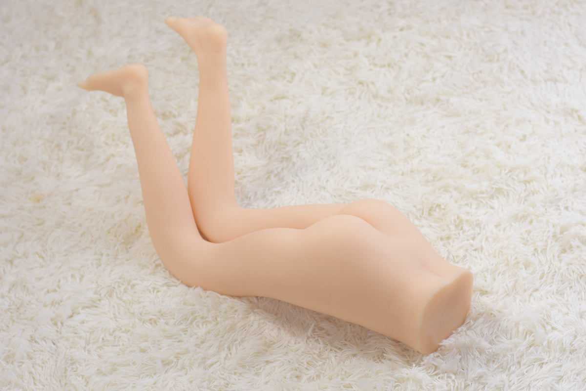 Set of 4 - Female Torsos (w/ Leg) & a Male Torso w/ Penis